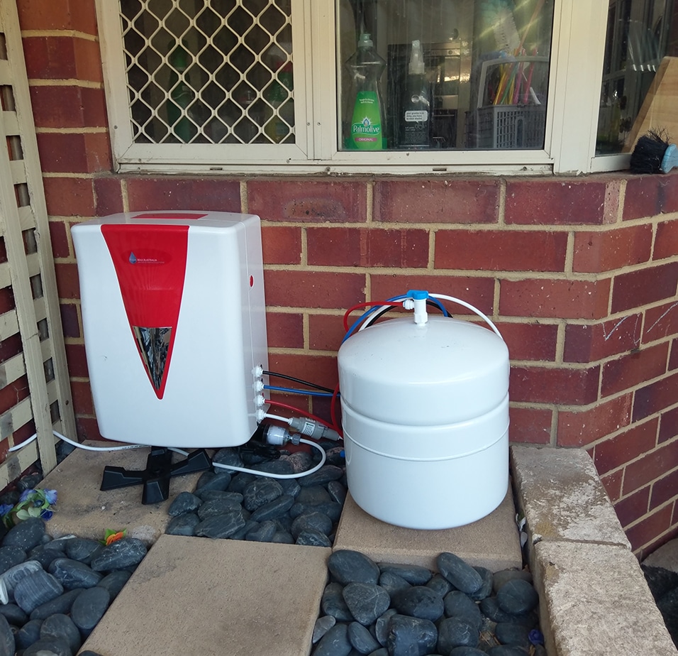 Water filter system outside kitchen
